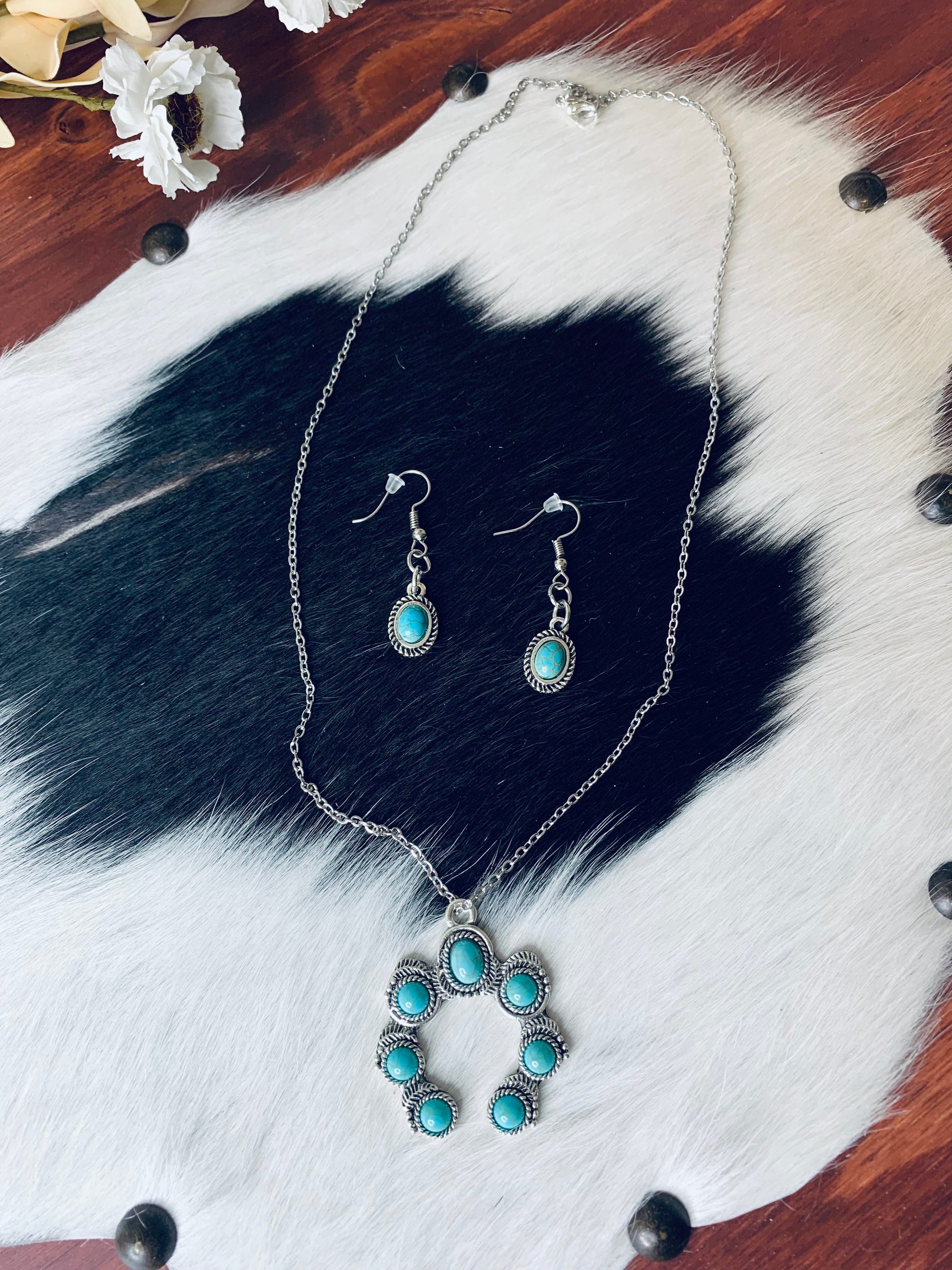 Boho Turquoise Horseshoe Necklace & Earring Set Wild Western Dreams