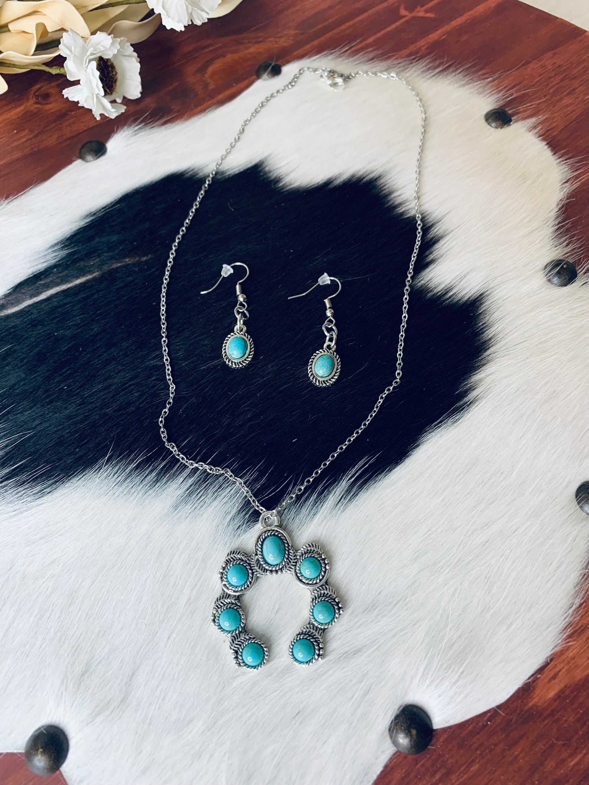 Boho Turquoise Horseshoe Necklace & Earring Set Wild Western Dreams