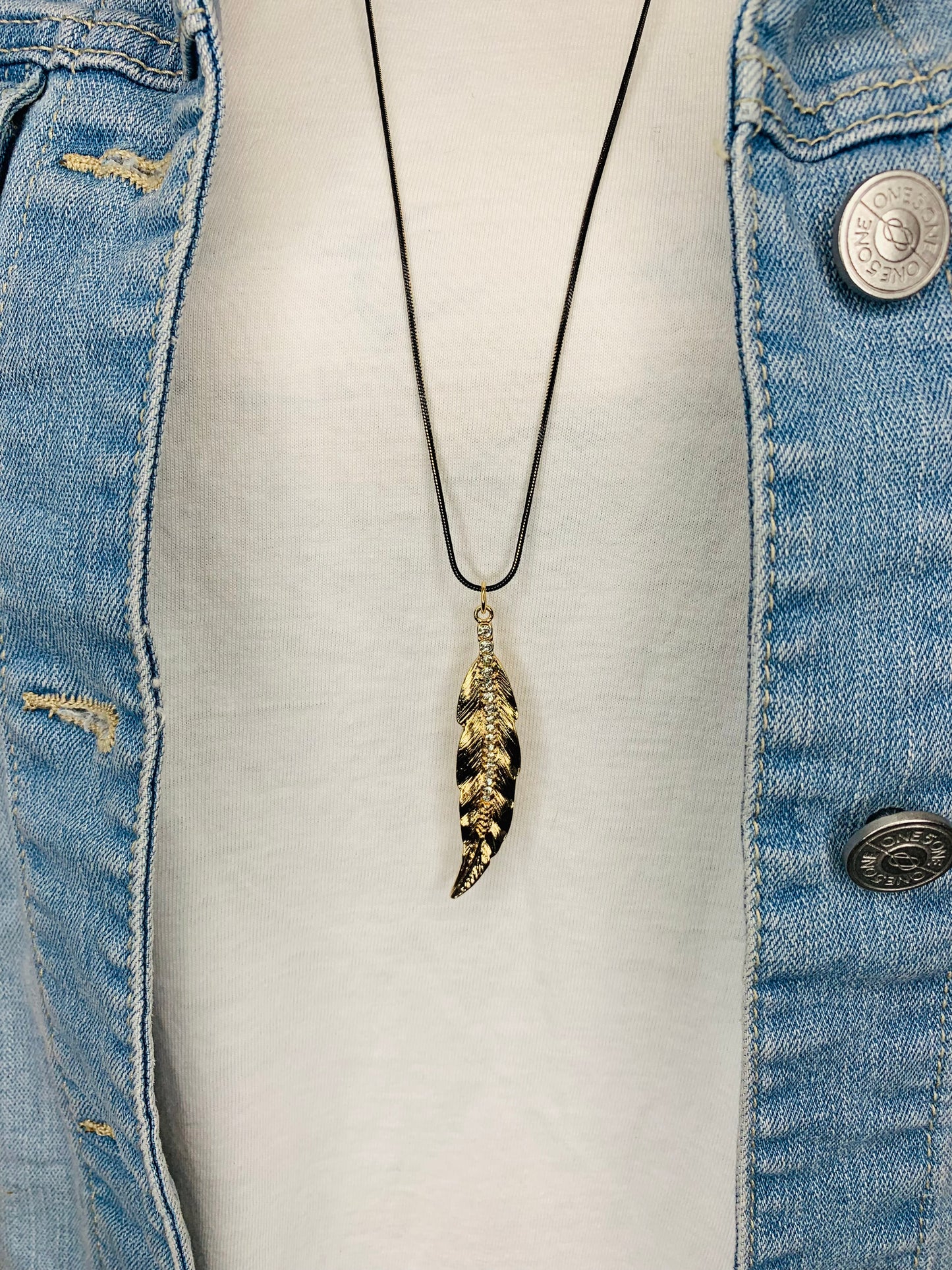 Gold Feather Pendant Necklace