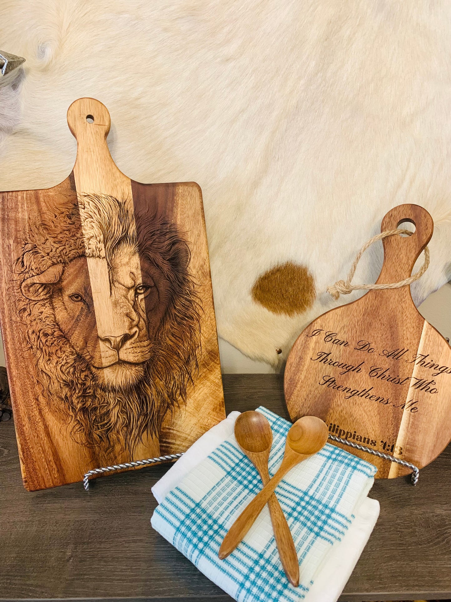 "Lion & Lamb" Kitchen Cutting Board Set