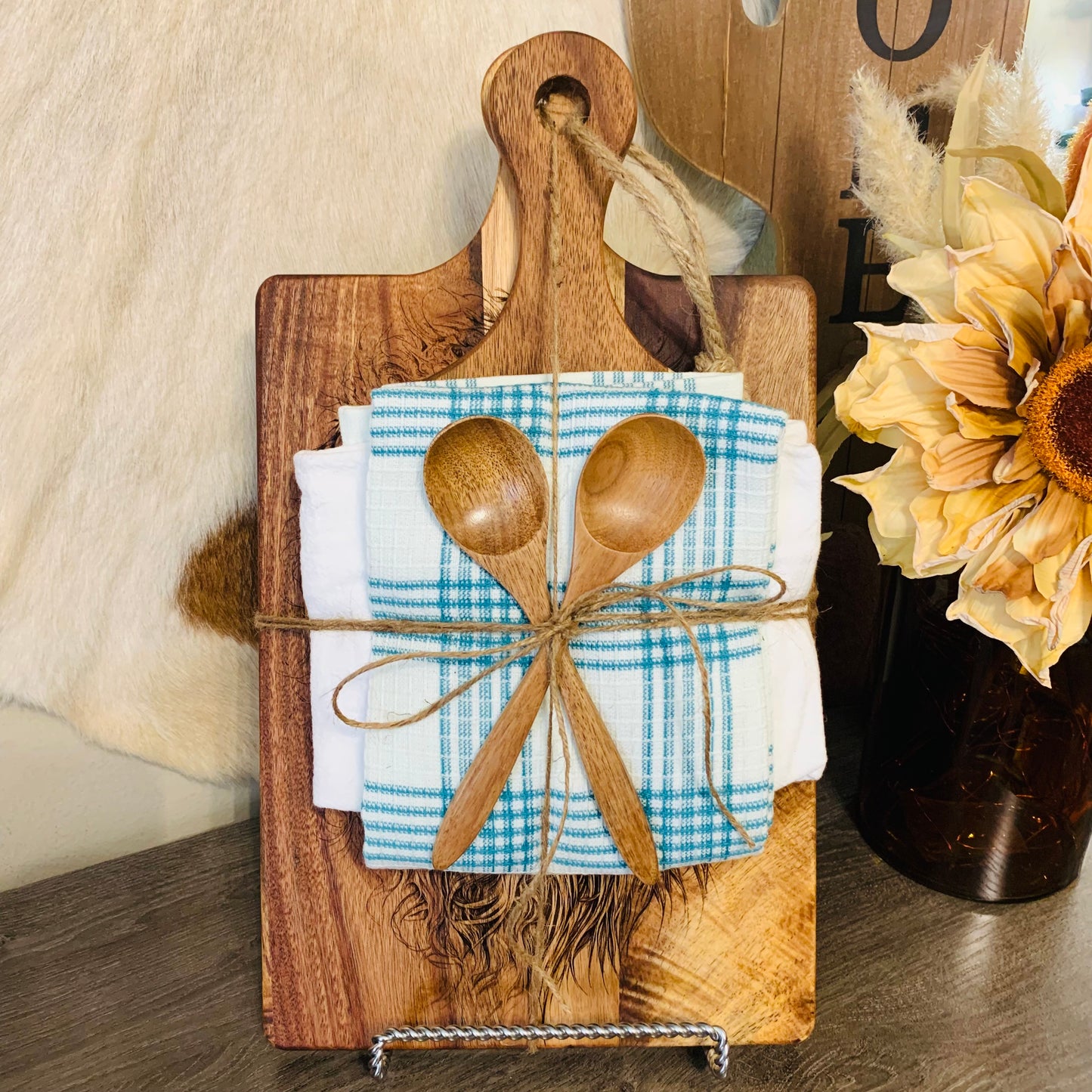 "Lion & Lamb" Kitchen Cutting Board Set