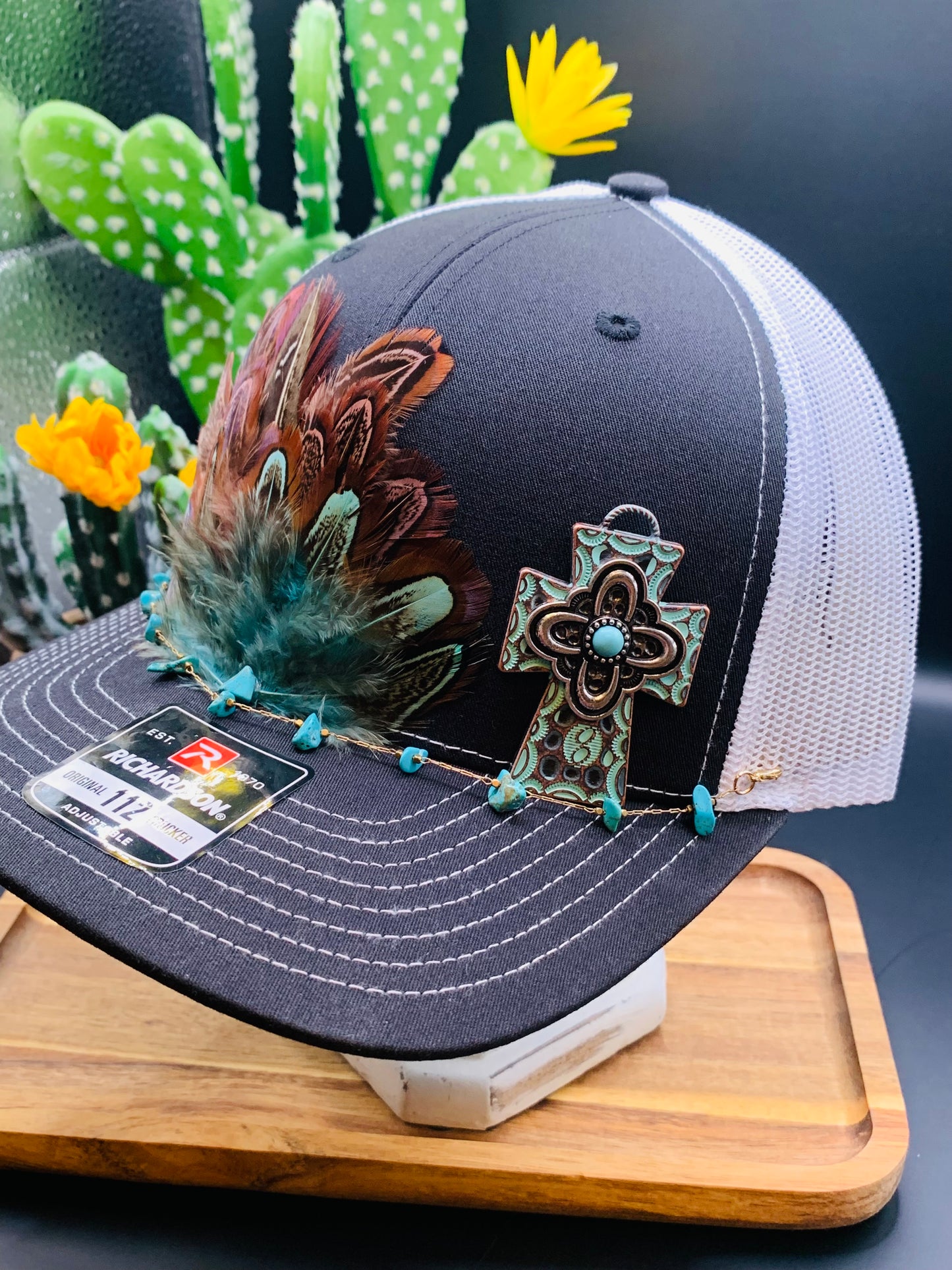 Richardson Feather Trucker Hat Two Tone Black/White