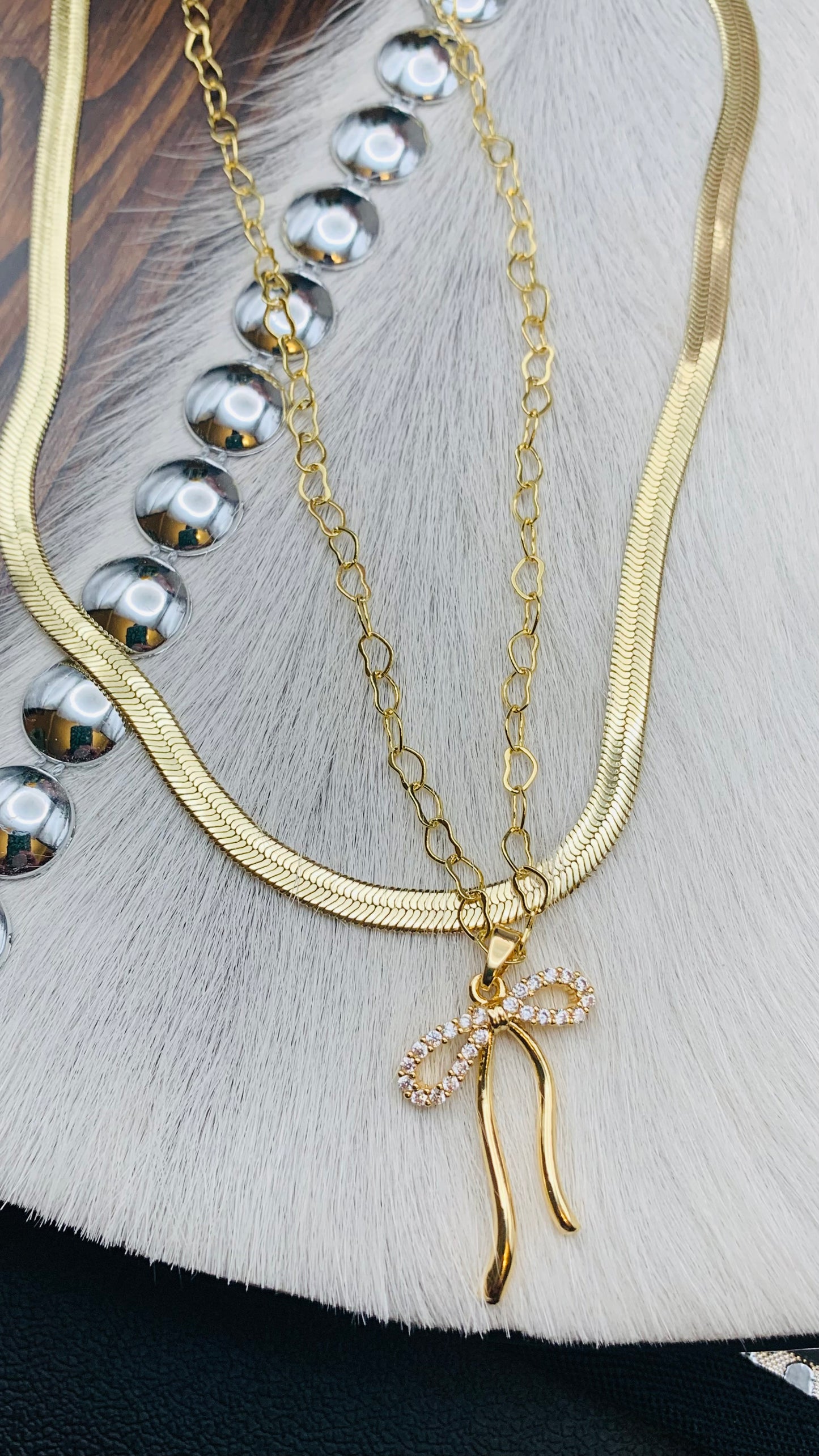 "Golden Ribbon" Necklace Set