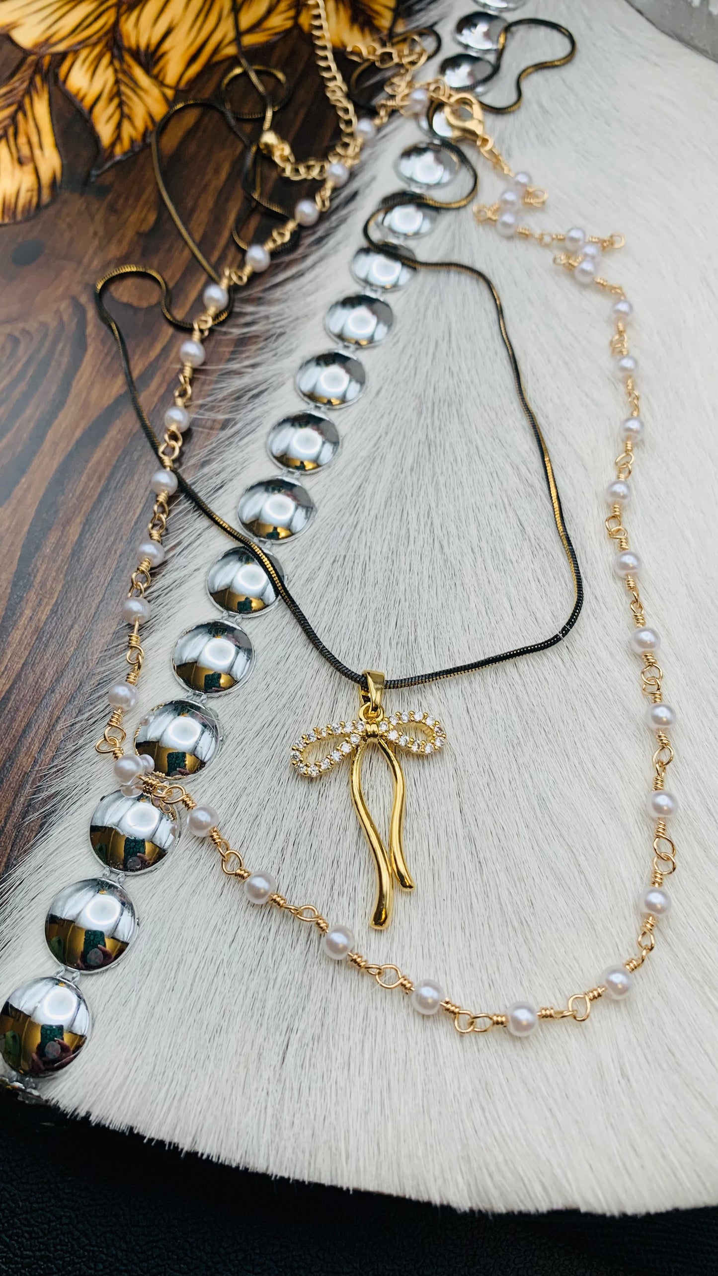 "Golden Ribbon & Pearls" Necklace Set