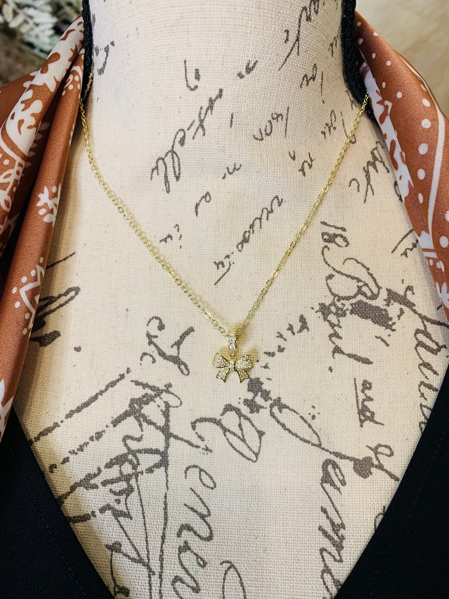 "Sparkling Golden Bow" Necklace