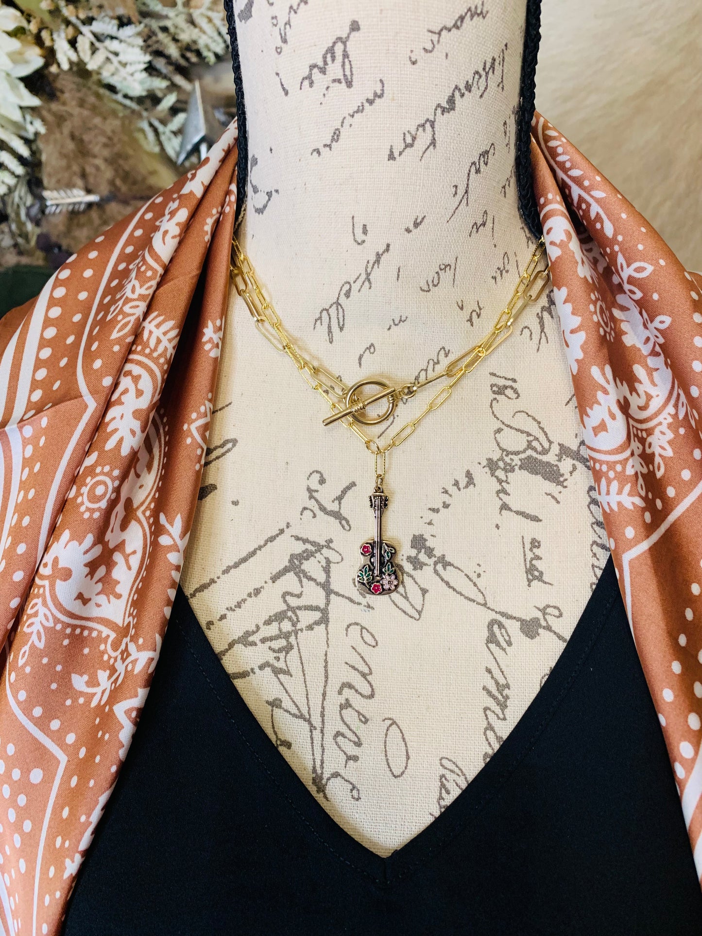 "Golden Guitar" Necklace Set