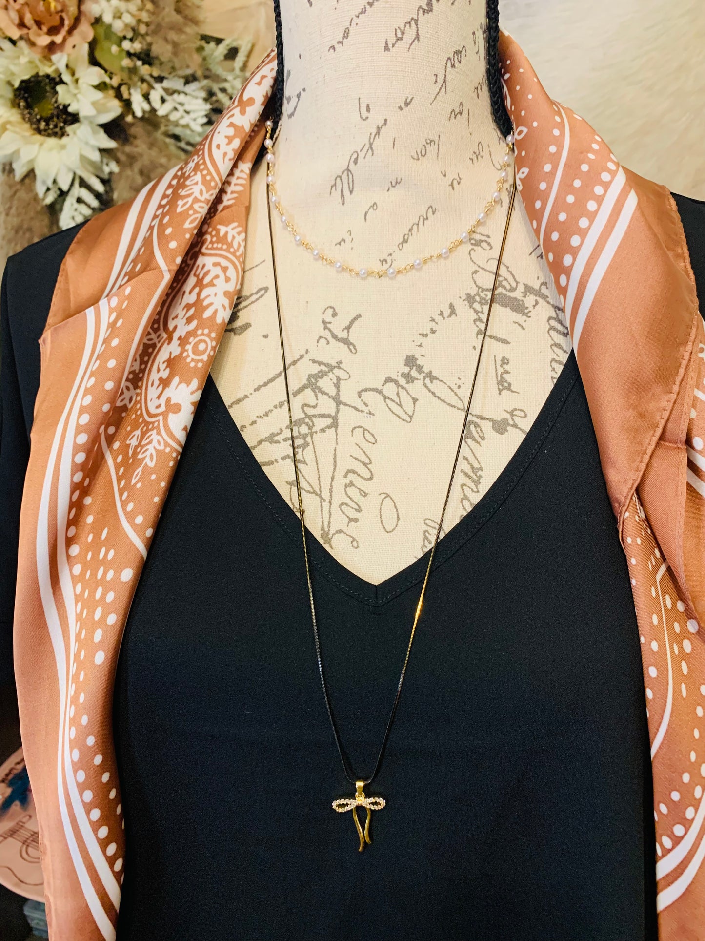 "Golden Ribbon & Pearls" Necklace Set