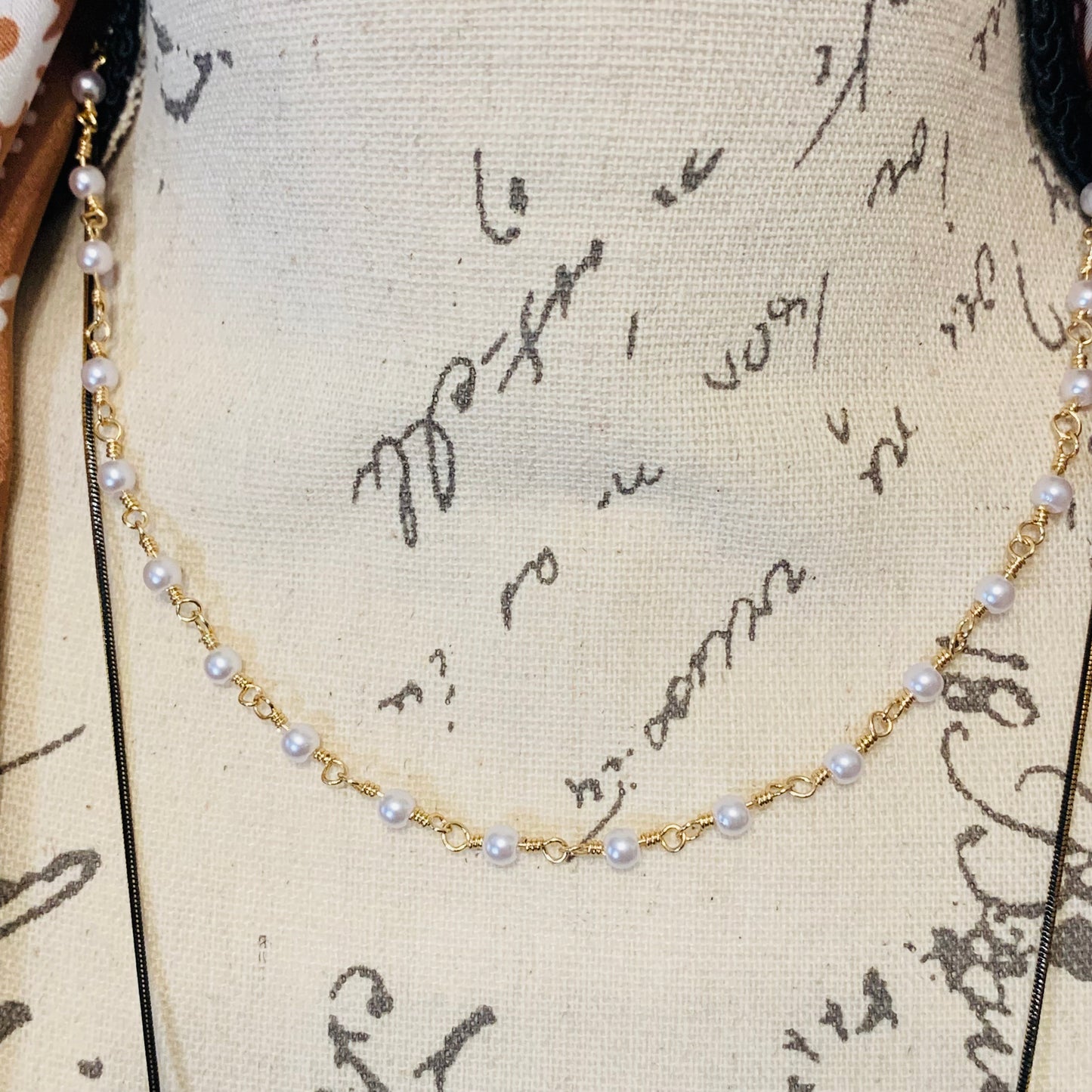 "Golden Ribbon & Pearls" Necklace Set
